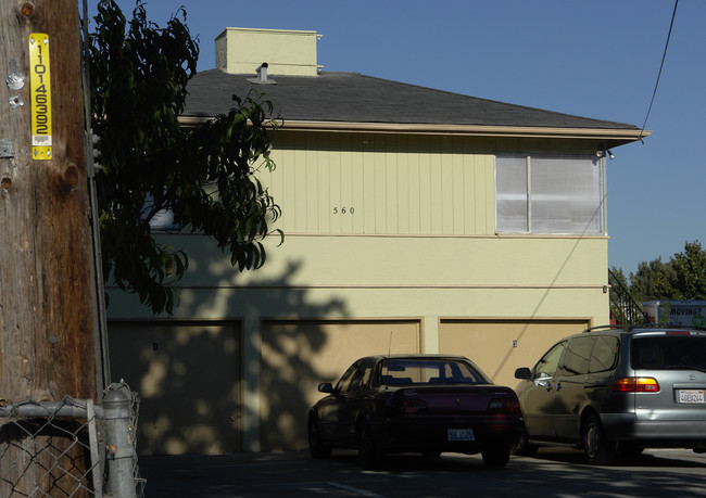 560-564 Ramos Ave in Hayward, CA - Foto de edificio - Building Photo