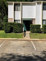 220 Candlebrook Dr in Enterprise, AL - Building Photo