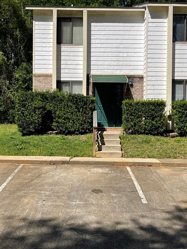 property at 220 Candlebrook Dr