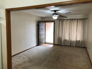 320 Mimosa Dr in Norman, OK - Building Photo - Building Photo