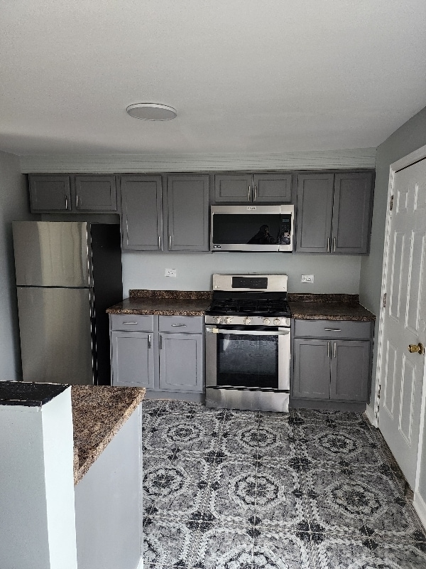 8929 Robin Dr in Des Plaines, IL - Building Photo - Building Photo