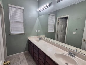 3381 Mas Amilos Way in Sacramento, CA - Building Photo - Building Photo