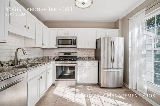 45485 Caboose Terrace in Sterling, VA - Building Photo - Building Photo