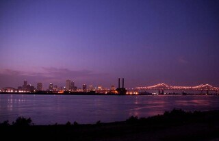 925 Dolhonde St in Gretna, LA - Building Photo