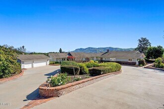 13922 Foothill Rd in Santa Paula, CA - Foto de edificio - Building Photo