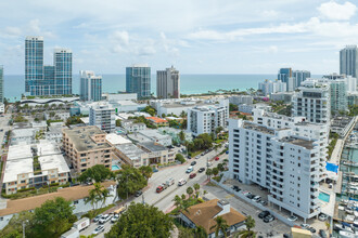 Playa Mia in Miami Beach, FL - Building Photo - Building Photo