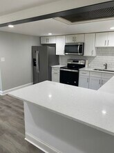 5530 N Mango Ave in Chicago, IL - Building Photo - Building Photo