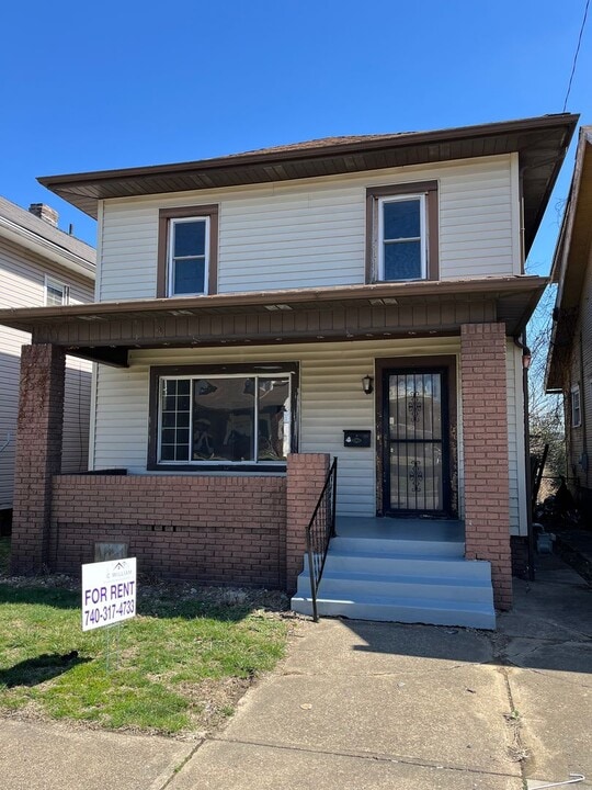 718 Rosswell Ave in Steubenville, OH - Building Photo