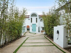 31654 Broad Beach Rd in Malibu, CA - Foto de edificio - Building Photo