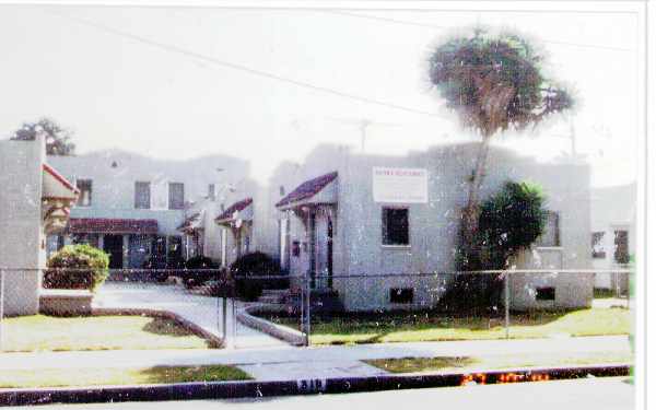 318 S Cedar Ave in Inglewood, CA - Building Photo