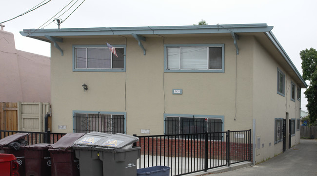 3939 Angelo Ave in Oakland, CA - Building Photo - Building Photo