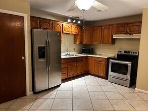 220 E Trotwood Blvd in Dayton, OH - Foto de edificio - Building Photo