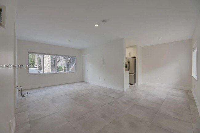 81 Edgewater Dr in Coral Gables, FL - Building Photo - Building Photo