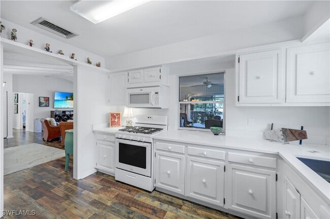 property at 1382 Jamaica Rd