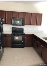 230 NW 109th Ave in Miami, FL - Foto de edificio - Building Photo