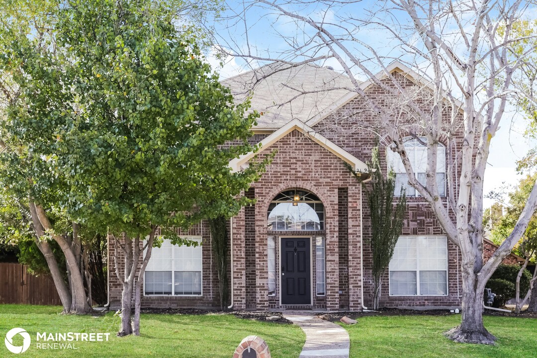 2129 Carrington Ave in Flower Mound, TX - Building Photo