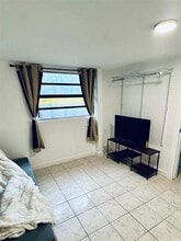 2205 SW 16th Ter in Miami, FL - Building Photo - Building Photo