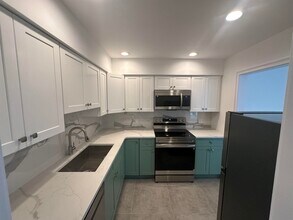 468 Liberty St in Little Ferry, NJ - Building Photo - Building Photo