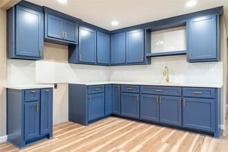 130 E Bernard St in Clute, TX - Building Photo - Building Photo