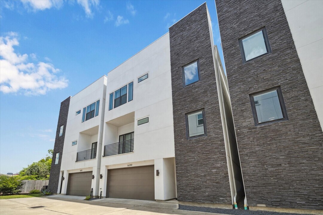 1621 Wheeler Ave in Houston, TX - Building Photo