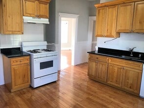 9 Arden St in Boston, MA - Foto de edificio - Building Photo