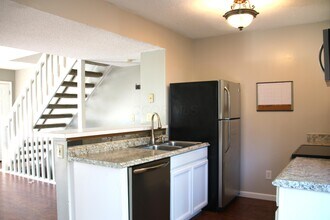 4885 Stoneybrook Blvd in Hilliard, OH - Building Photo - Building Photo