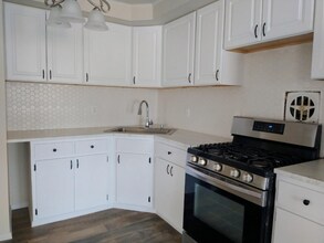 6025 Dias Ave in Sacramento, CA - Building Photo - Building Photo