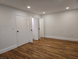 43 Cottage St in South Orange, NJ - Building Photo