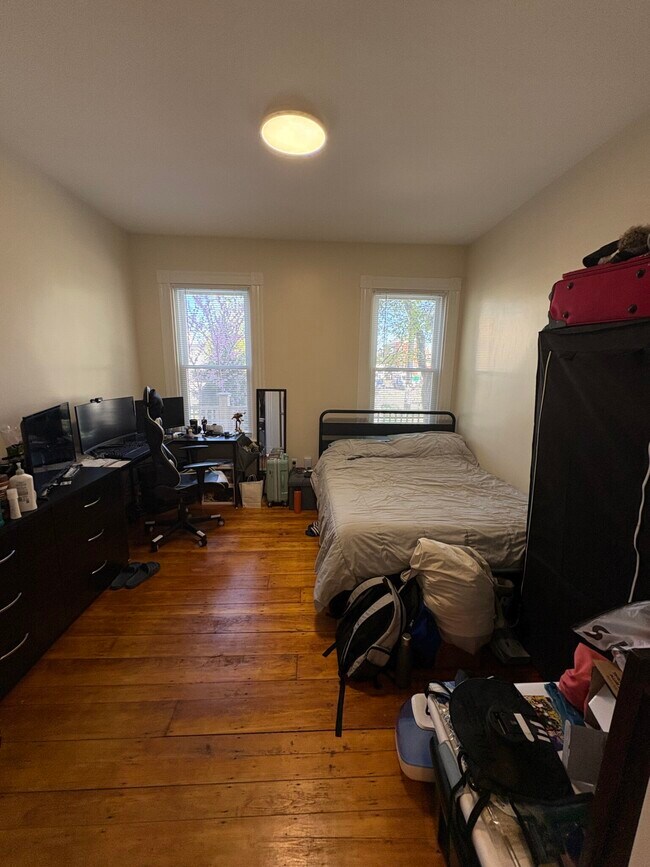 1429 Cambridge St, Unit 2 in Cambridge, MA - Building Photo - Building Photo