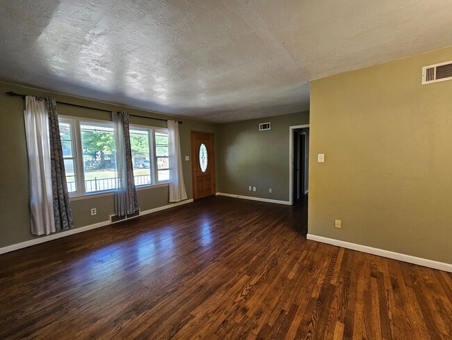 1226 W Brooks St in Norman, OK - Building Photo - Building Photo