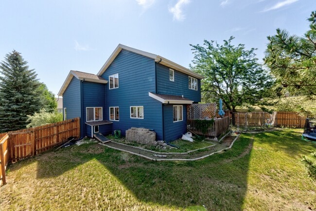 4025 Wild Flower Dr in Rapid City, SD - Building Photo - Building Photo