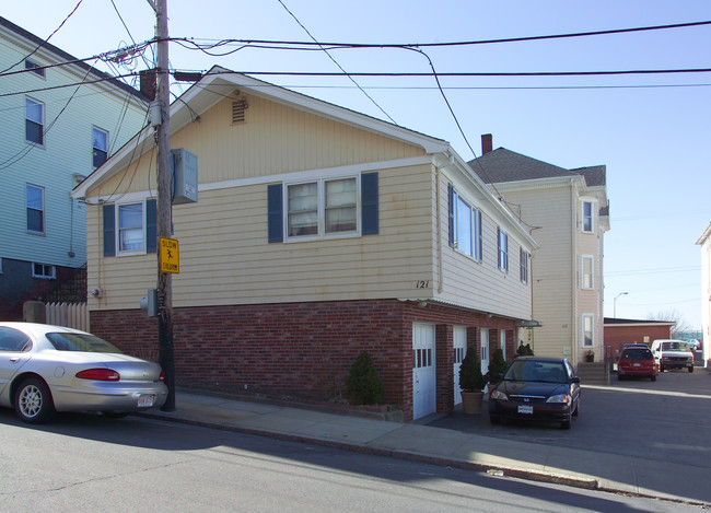 121 Canal St in Fall River, MA - Building Photo - Building Photo