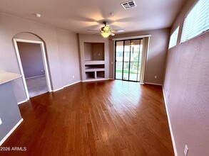 705 W Queen Creek Rd in Chandler, AZ - Foto de edificio - Building Photo