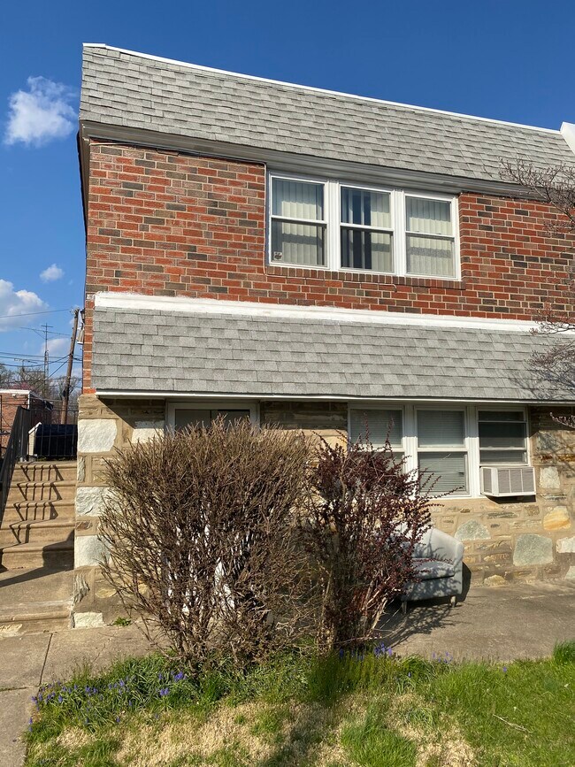 2165 Benson St in Philadelphia, PA - Building Photo - Building Photo