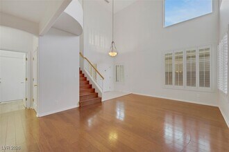 1058 Silver Stone Way in Las Vegas, NV - Building Photo - Building Photo