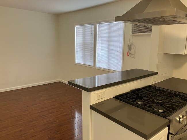 5919 Comey Ave, Unit 5919.5