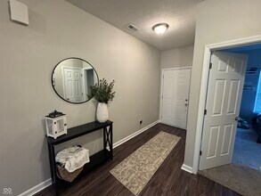 914 Baden Manor Dr in Indianapolis, IN - Building Photo - Building Photo