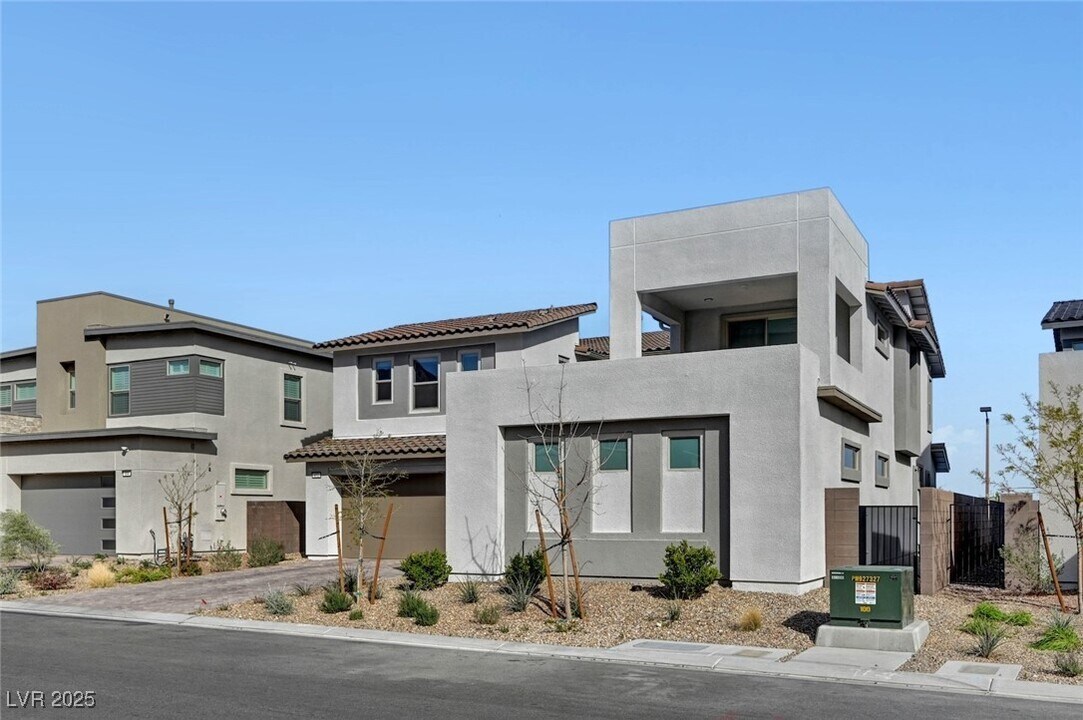 472 Windstone Crst Ave in Las Vegas, NV - Building Photo