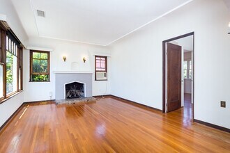 4455 Swift Ave in San Diego, CA - Foto de edificio - Building Photo