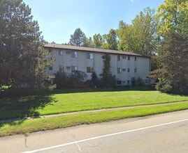 1340 W State Rd in Lansing, MI - Building Photo - Building Photo