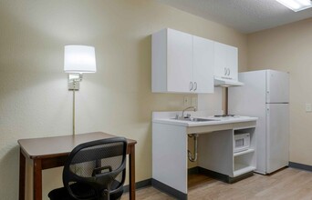 Extended Stay America Suites Houston in Kingwood, TX - Building Photo - Building Photo