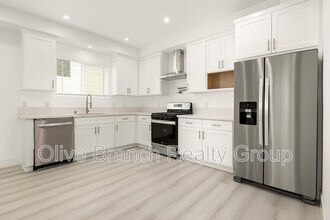 917 1/2 N Beaudry Ave in Los Angeles, CA - Building Photo - Building Photo
