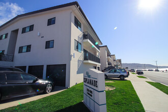 Via Esplanade in Redondo Beach, CA - Building Photo - Building Photo