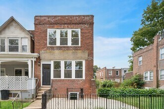 2534 S 61st St in Philadelphia, PA - Foto de edificio - Building Photo