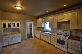 847 Rio Chico Way in Chico, CA - Building Photo - Building Photo