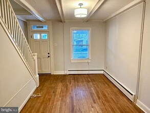 307 1/2 Walnut St in Pottstown, PA - Building Photo - Building Photo