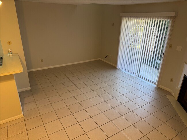 2120 El Paseo St in Houston, TX - Building Photo - Building Photo