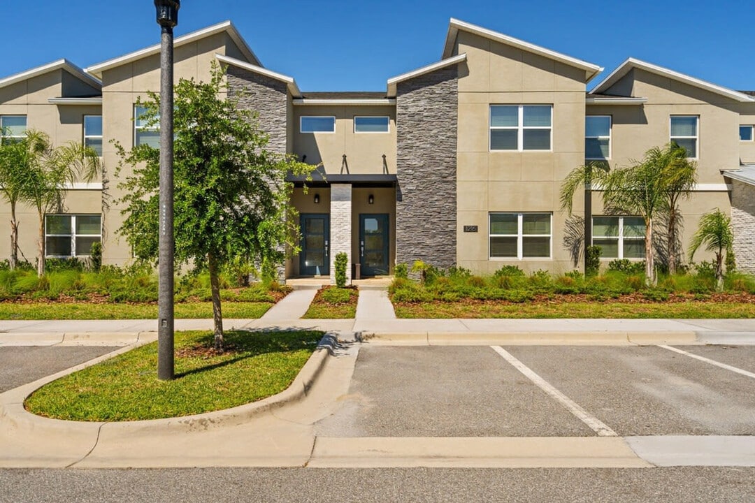 1216 Challenge Dr in Kissimmee, FL - Building Photo