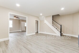 821 Mt Holly St in Baltimore, MD - Foto de edificio - Building Photo