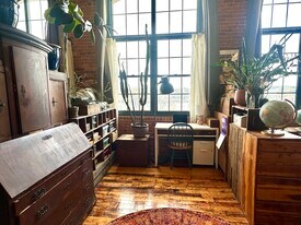 1 Westinghouse Plz, Unit Sun-filledhistoricloft in Boston, MA - Building Photo